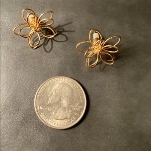 Gold tone flower earrings